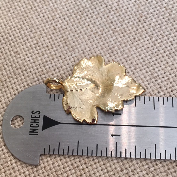 Gold Plated Leaf Pendant Maple Leaf? - Picture 4 of 8